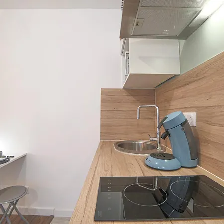 Casa Pluma Near Train Station Cosy Apartment