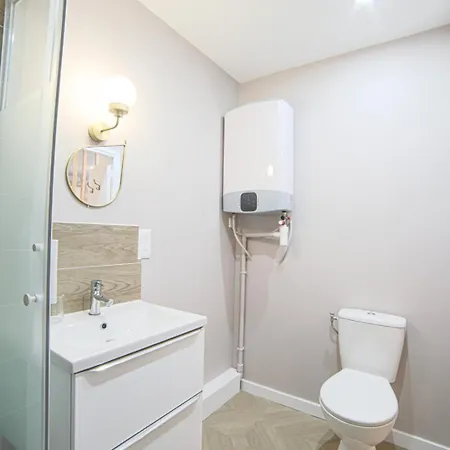 Casa Pluma Near Train Station Cosy Apartment