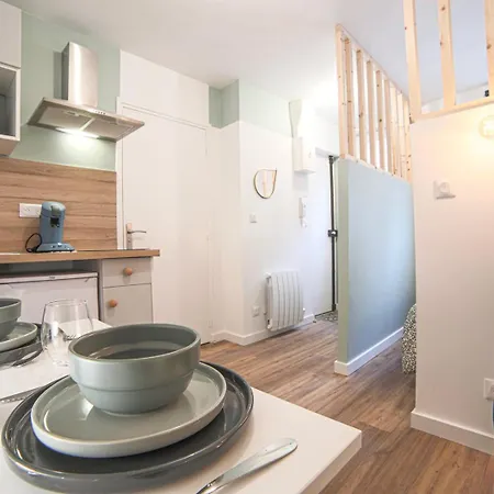 Apartment Casa Pluma Near Train Station Cosy